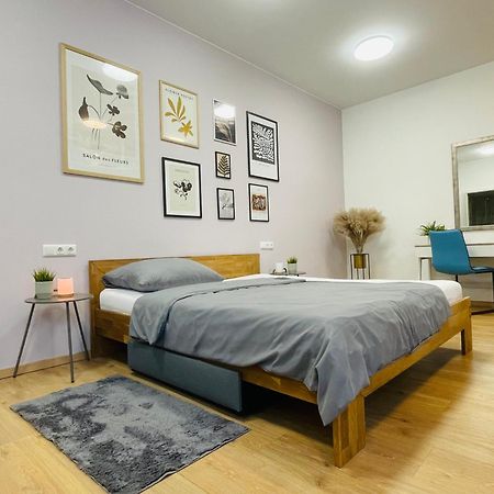 Salon Des Fleurs Linz-Landstrasse Lägenhet Exteriör bild