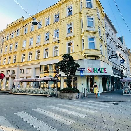 Salon Des Fleurs Linz-Landstrasse Lägenhet Exteriör bild