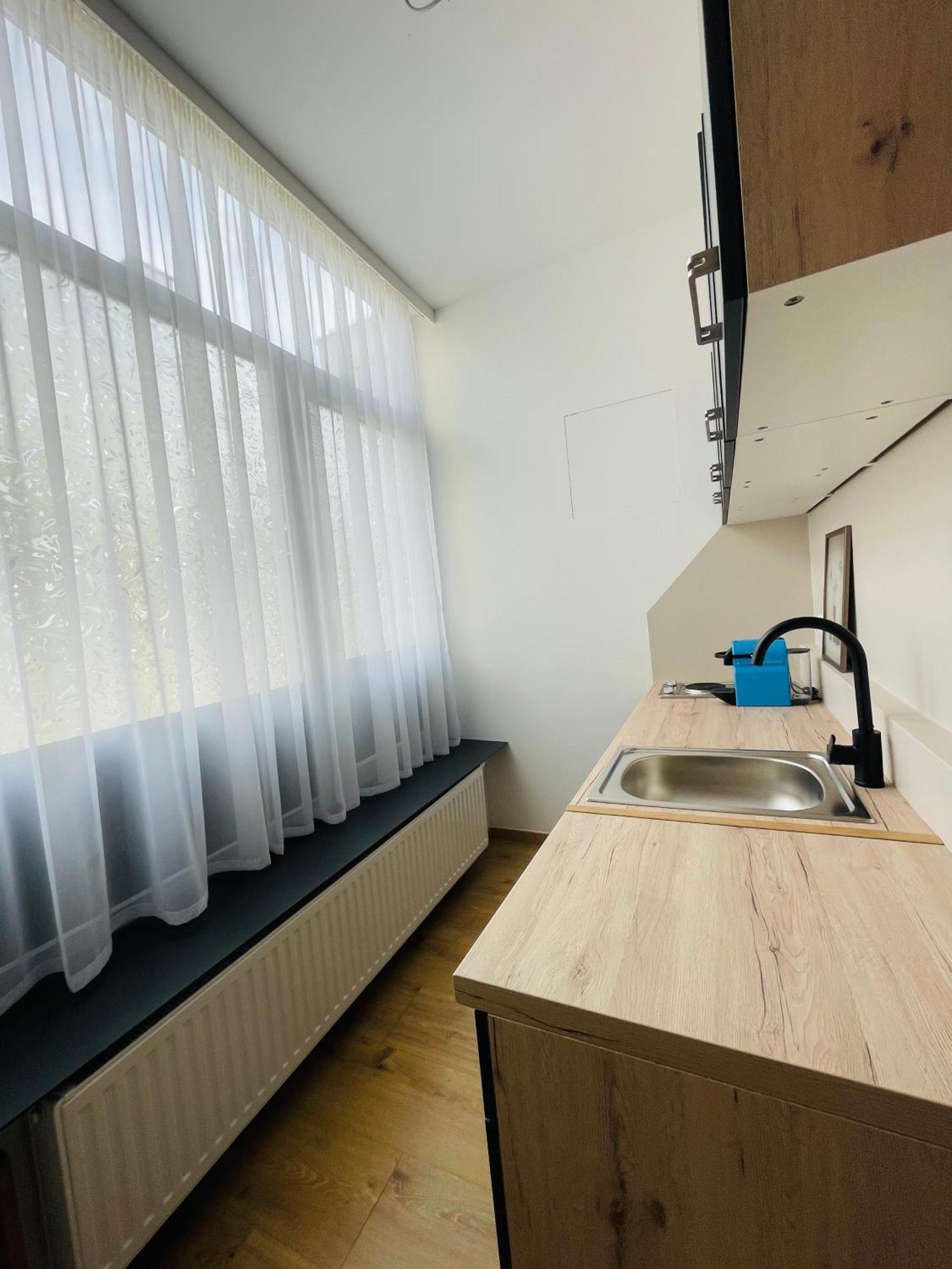 Salon Des Fleurs Linz-Landstrasse Lägenhet Exteriör bild