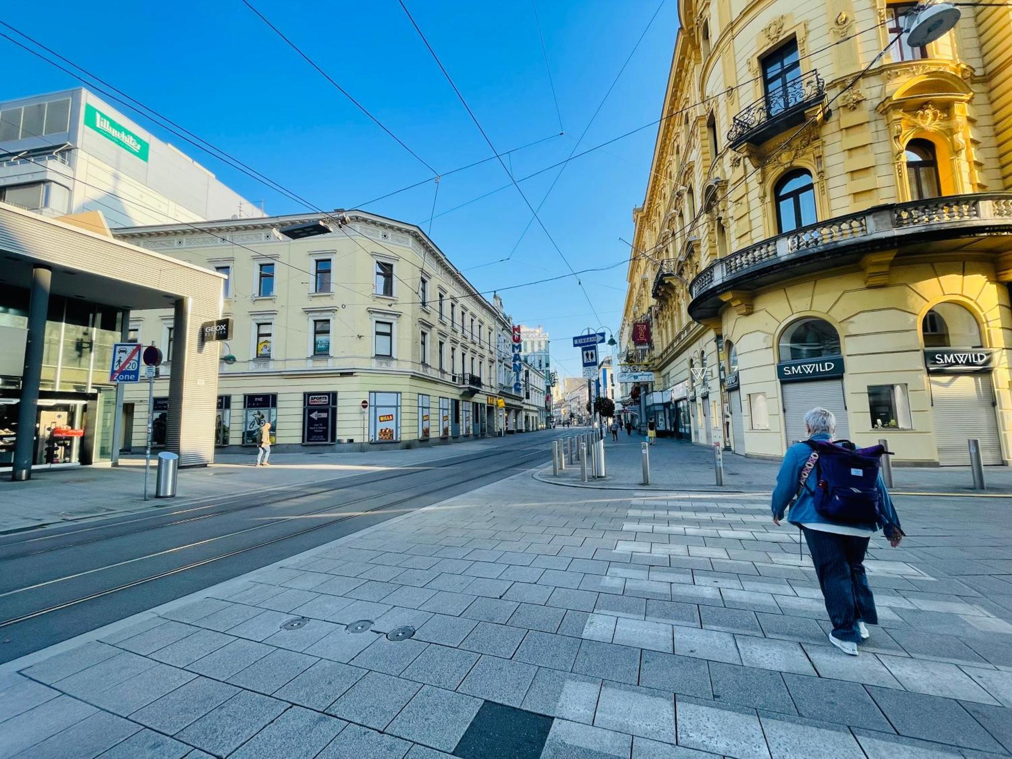Salon Des Fleurs Linz-Landstrasse Lägenhet Exteriör bild